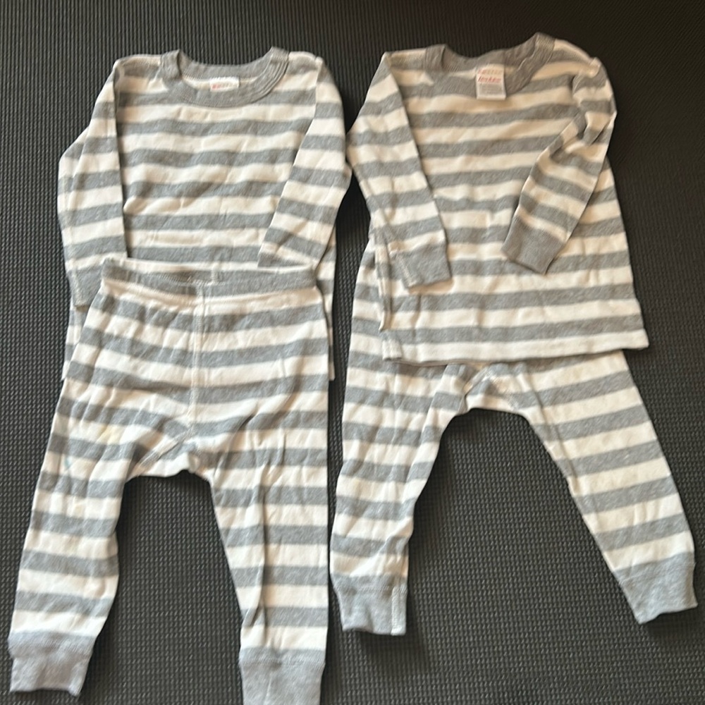2 pair Hanna Anderson pjs